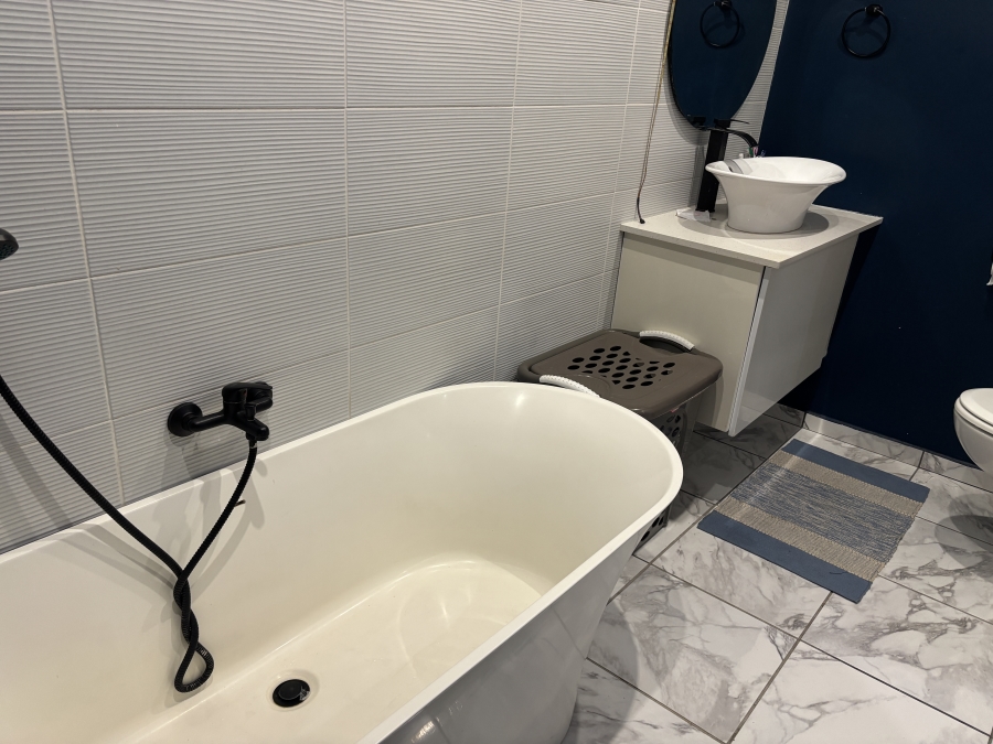 2 Bedroom Property for Sale in Glenwood Western Cape